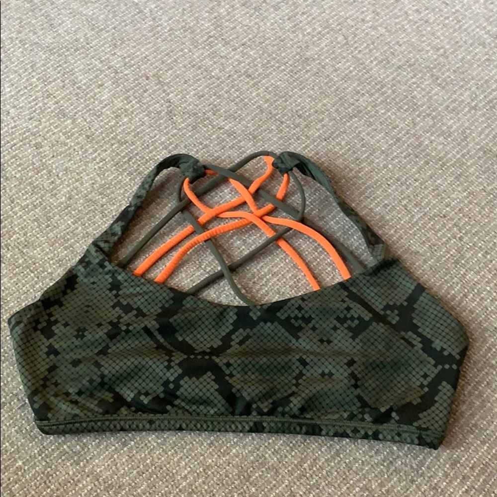 Lululemon sports bra